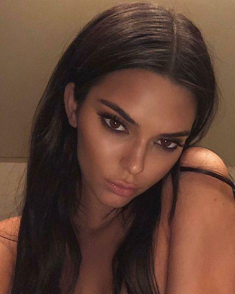 Kendall Jenner Maquillaje, Machiaj Smokey Eyes, Bombshell Makeup, Kendall Jenner Makeup, Going Out Makeup, Jenner Makeup, Formal Makeup, Emily Ratajkowski, Kendall And Kylie