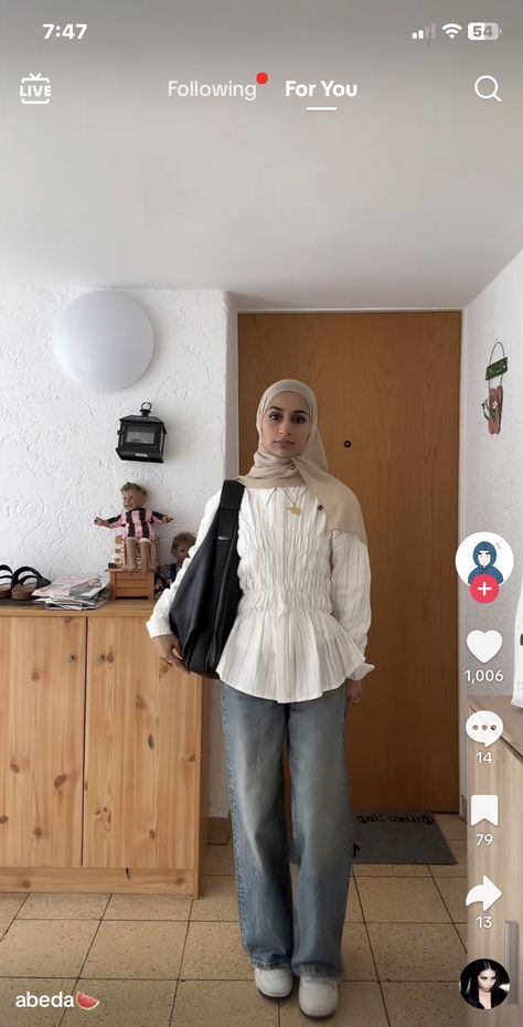 Hijab With Shirt Outfit, Neutral Hijab Outfit, Hijabi White Shirt Outfit, Outfit Inspo Fall Hijabi, Hijabi Neutral Outfits, Brown Hijabi Outfits, Hijabi Casual Outfits, Hijabi Summer Outfits, Muslim Outfit