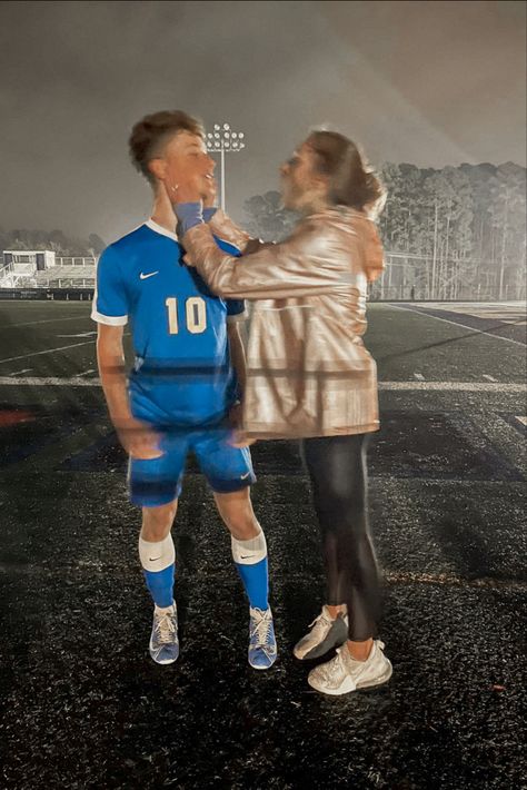 Soccer Boyfriend And Girlfriend, Soccer Relationship Aesthetic, Soccer Boyfriend Relationship Goals, Soccer Boyfriend Pictures, Soccer And Dance Couples, Soccer And Cheerleader Couple, Soccer Girlfriend Relationships, Couple Goal Soccer, Soccer Couples Goals