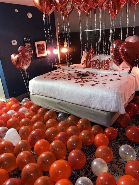 Valentines Room, Valentine Hotel, Valentine's Day Hotel, Valentine Bedroom Decor, Hotel Room Decoration, Romantic Hotel Rooms, Aesthetic Valentines Day, Valentines Bedroom, Valentines Day Aesthetic