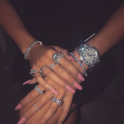 Boujee Jewelry Aesthetic, Jewellery Vision Board, Silver And Black Jewelry Aesthetic, Sparkly Silver Watch, Sparkly Rings Aesthetic, Bling Jewelry Aesthetic, Sparkly Jewelry Aesthetic, Silver Jewelry Collection Aesthetic, Icy Jewelry Aesthetic