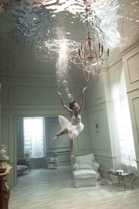 Modern Metropolis, Tim Walker, Foto Tips, Bohol, Under Water, Movie Sets, Foto Art, Underwater Photography, Pics Art