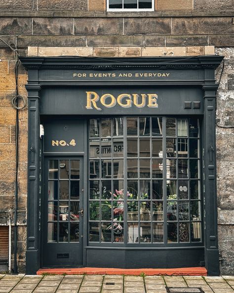 I spotted this beautiful shop in Edinburgh while exploring the New Town. Surrounded by gorgeous houses this wonderful shop front really caught my eye. @rogueflowers 🌸🌻 - #historicpreservation #georgianarchitecture #georgianhouse #igersedinburgh #edinburgh #classicalarchitecture #scotland #historicbuildings #historicbuilding #britishhouse #scottishstyle #scottisharchitecture #perfecthomesofinstagram #visitscotland #prettystreets #instatravel British Store Fronts, Bookstore Storefront Design, Beautiful Shop Fronts, Vintage Storefront Design, Small Shop Exterior, Victorian Shop Fronts, Shop Facade Store Fronts, Vintage Shop Fronts, Edinburgh Shops