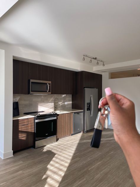 New apartment L.a. Apartments, New Home Aesthetic Black Women, Condo Keys Aesthetic, Luxury Apartment Black Women, House Keys Black Woman, First Apartment Goals Keys, Vision Board First Apartment, New Apartment Aesthetic Keys Black Woman, Atlanta Condo Luxury