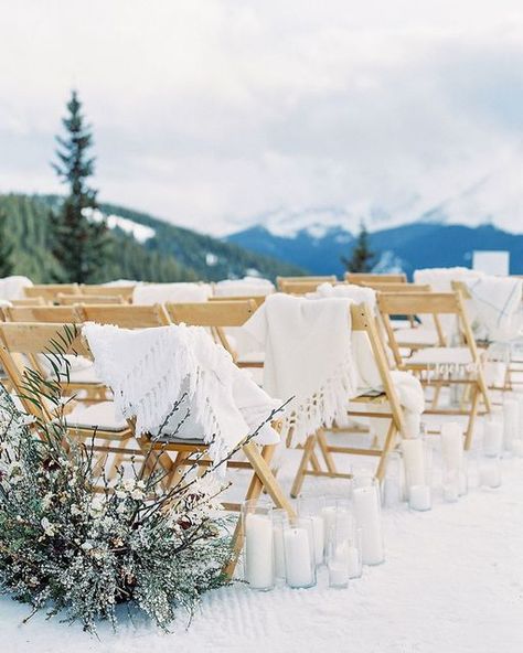 Aspen Colorado Winter, Frozen Wedding Theme, Winter Wedding Ceremony, Winter Mountain Wedding, Winter Ceremony, Penguin Wedding, Wedding Ceremony Inspiration, Outdoor Winter Wedding, Snow Wedding