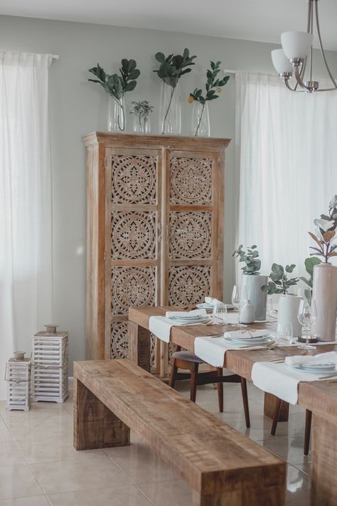 Boho Chic Dining Room, Moroccan Dining Room, Kitchen Armoire, Dining Room Idea, Boho Chic Interior Design, Living Room Cupboards, Bali Furniture, Indonesian Furniture, Bohemian Dining Room