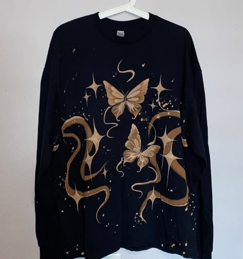 Diy Bleach Paint Shirt, Bleach Sweater Design, Black Shirt With Bleach Design, Black Sweatshirt Bleach Design, Butterfly Bleach Shirt, Bleach Sweater, Hand Painted Bleach Shirt, Bleach Clothes Design Butterfly, Diy Shirt Painting Ideas