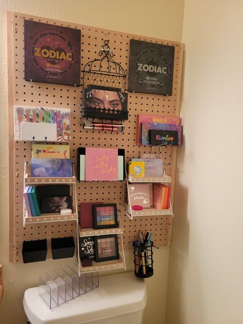 Makeup, organization, pegboard, peg board, colourpop, nyx, huda beauty, KVD Pegboard Ideas Makeup, Pegboard Vanity, Makeup Pegboard, Pegboard Makeup Organization, Vanity Pegboard, Pegboard Mirror, Pegboard Organization Cleaning Supplies, Konmari Organizing, Makeup Desk