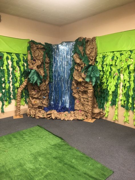 Waterfall Ideas For Classroom, Jungle Hoco Theme, Jungle Vbs, Vbs Jungle, Jungle Theme Decorations, Jungle Crafts, Jungle Theme Classroom, Jungle Decorations, Lion Baby