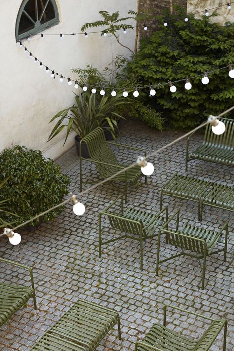 Outdoor Furniture Ideas Backyards, Minimalist Outdoor Furniture, Outdoor Furniture Design, Outdoor Furniture Collections, Festoon Lighting, Street Design, Garden Patio Furniture, Furniture Collection, 인테리어 디자인