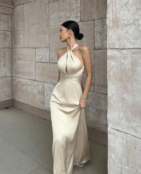 Light Neutral Bridesmaid Dresses, Halter Neck Silk Dress, Beige Dress Formal, Beige Formal Dress, Open Back Satin Dress, Silk Dress Bridesmaid, Dress With Halter Neck, Dress For Prom, Silk Halter Dress