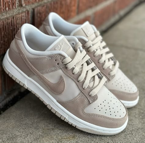 Nike Sb Shoes, Shoes For School, Trendy Shoes Sneakers, Fresh Sneakers, Pretty Shoes Sneakers, All Nike Shoes, Cute Nike Shoes, Elegant Shoes, Cute Nikes