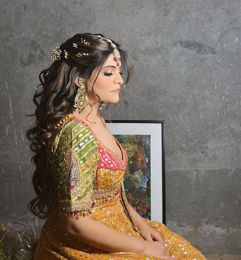 This blogger bride gave us some swoon worthy outfits ideas from her wedding. Her mehendi ceremony look really caught our eyes, wearing a stunning olive green Lehenga with pink detailing, the blogger looked ethereal and topped the look with dewy makeup and wavy half up-do hairstyle. Pc: thatbohogirl #indianbride #bride #mehendioutfit #lehenga #bridalhairstyle #wittyvows Kritika Khurana Wedding, Mehendi Outfit For Bride, Haldi Hairstyle, Haldi Looks, Mehendi Makeup, Mehndi Hair, Sangeet Look, Mehndi Makeup, Kritika Khurana