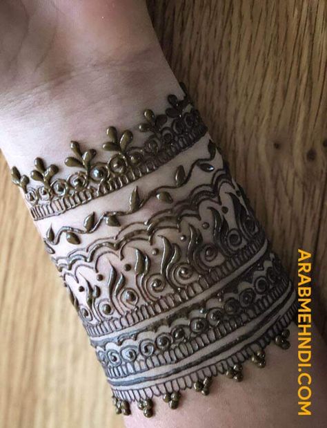 50 Wrist Mehndi Design (Henna Design) - August 2019 Mehendi Design For Wrist, Mehndi Wrist Designs, Wrist Mehendi Designs, Wrist Mehndi Design, Wrist Mehndi Designs, Wrist Henna Designs, Henna Design Ideas, Wrist Henna, Finger Henna Designs