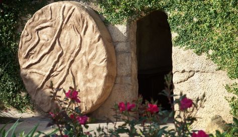 Easter Empty Tomb, Tomb Of Jesus, Easter Tomb, Easter Cards Religious, Jesus Tomb, Easter Play, Jesus Crafts, Hymn Art, Stage Ideas