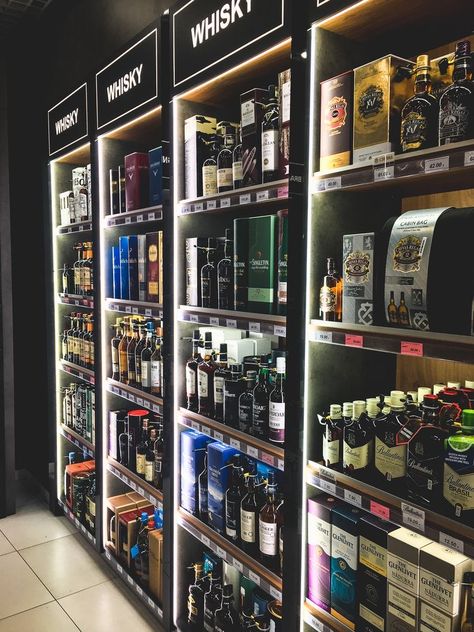 Supplement Store Design, Liquor Shop Design, Liquor Store Design Interiors, Liquor Store Design, Wine Store Design, Alcohol Shop, Wine Boutique, Opening A Coffee Shop, Home Bar Rooms