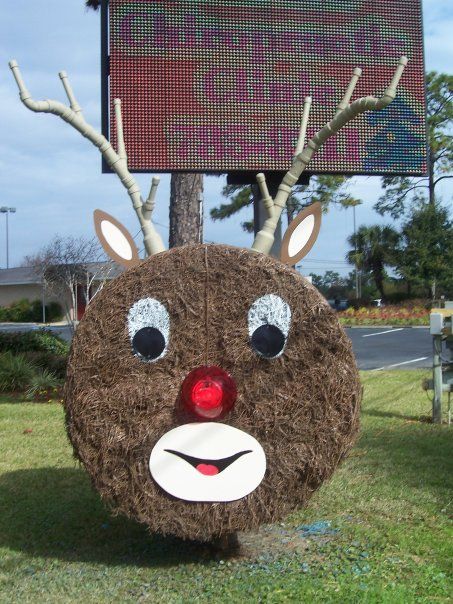 Christmas Rudolph Hay Bale  Bauman Chiropractic, Panama City  FL  www.baumanchiropractic.net Christmas Hay Bale Ideas, Christmas Hay Bales, Christmas Hay Bale, Hay Bale Christmas, Hay Bale Decor, Hay Bail, Hay Bale Decorations, Hay Bale Ideas, Hay Bale Art