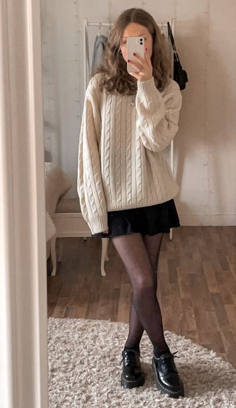 6th Form Outfits, Skirt Labuh, Sixth Form Outfits, Thanksgiving Outfit Ideas, Mode Tips, Downtown Outfits, Autumn Clothes, Mode Ootd, Thanksgiving Outfit