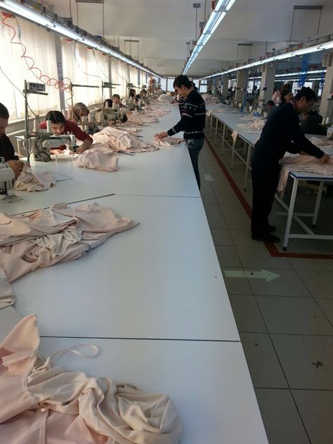 An Unconventional Line Layout for Garment Production (Images) Fashion Manufacturing Factory, Fashion Designer Studio Interior, Sewing Workshop Ideas, Clothing Workshop, Clothing Study, Sewing Aesthetic, Clothing Manufacturing, Design Studio Workspace, Design Studio Office