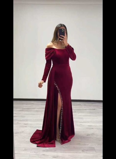 Sheath/Column Off-The-Shoulder Velvet Evening Dresses With Split Front Dresses With Split, Velvet Evening Dress, Dresses Fancy, Classy Gowns, Dinner Dress Classy, Women Dresses Classy, Fancy Dresses Long, Elegant Dresses Classy, Stylish Party Dresses