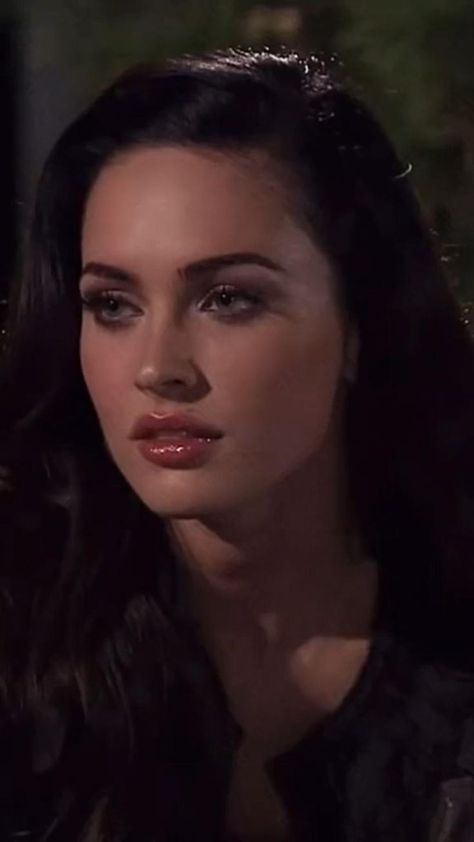 Pin on it-girl Jennifer Body, Fox Beauty, Megan Fox Makeup, Jennifer’s Body, Megan Fox Hair, Megan Fox Style, Megan Denise Fox, Haifa Wehbe, Boss Men