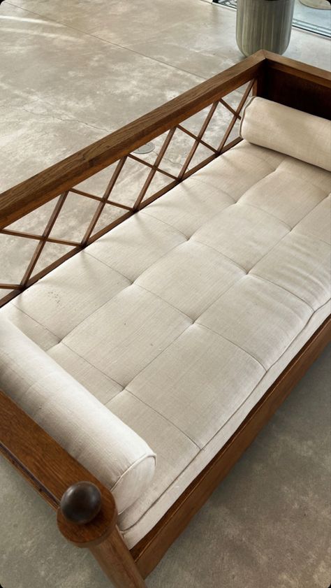 Diwan Sofa Modern, Diwan Seating Living Rooms, Garden Entrance Design, Modern Diwan, Dewan Sofa, Diwan Sofa, Diy Living Room, Sofa Design Wood, Diy Living Room Furniture