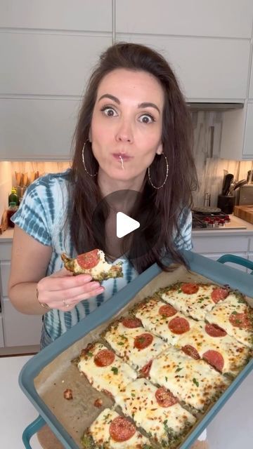 Brocolli Pizza Crust Recipe, Pizza Tiktok, Broccoli Crust, August Food, Broccoli Crust Pizza, Stella Drivas, Broccoli Pizza, Hungry Happens, Italian Foods