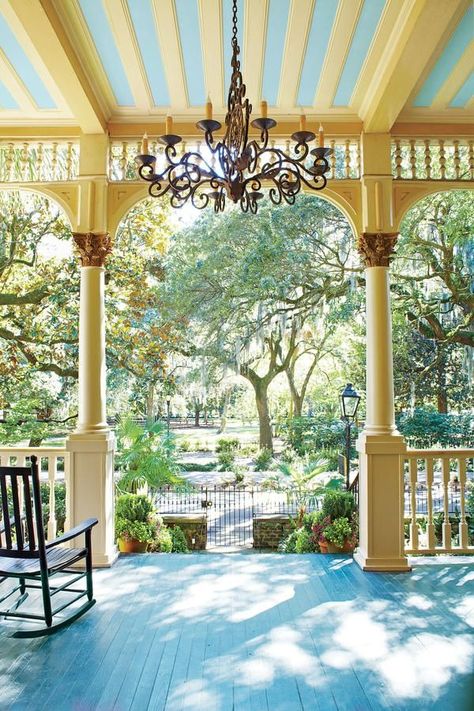 It's unanimous—a porch's beauty is defined as much by the view looking out as by what's found inside the columns. Southern Front Porches, Front Porch Stairs, Spanish Farmhouse, Southern Porches, Haint Blue, Blue Ceilings, Porch Railing, Casas Coloniales, Front Porches