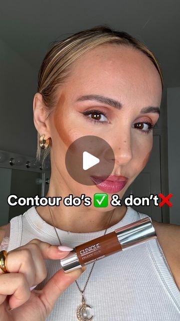 Contour Lines Makeup, Contour With Freckles, Long Face Contouring Makeup Tutorials, Where To Contour Your Face, Contour Chubby Face, Conturing Makeup Oval Face, Facelift Contour, Contour Placement Round Face, Contour Makeup Double Chin