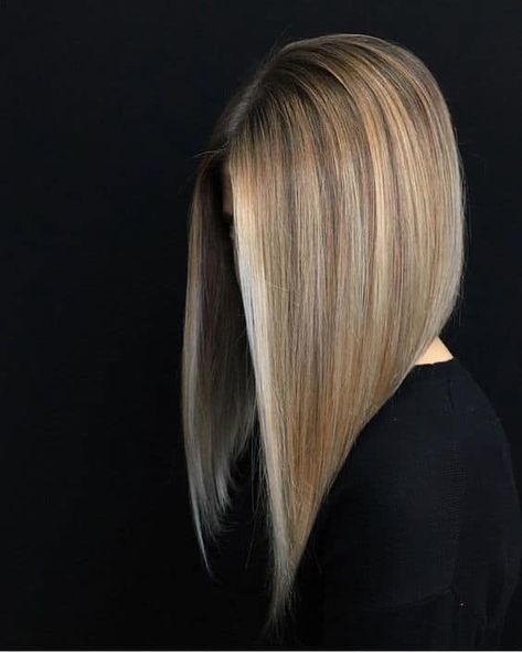 3 Swing Bob Haircuts That Are Too Irresistible Swing Bob Haircut, Inverted Long Bob, Inverted Bob Haircuts, Angled Bob Hairstyles, Inverted Bob Hairstyles, Long Bob Haircuts, Lob Haircut, Long Bob Hairstyles, Bob Haircuts