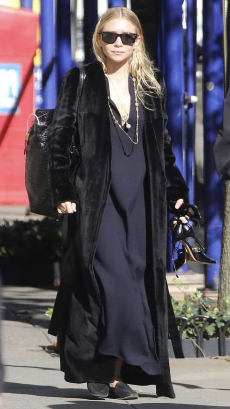 Mary Kate Olsen Style, Ashley Olsen Style, Olsen Fashion, Long Chiffon Dress, Olsen Twins Style, Olsen Sister, Mary Kate Ashley, Olsen Twins, Twin Outfits