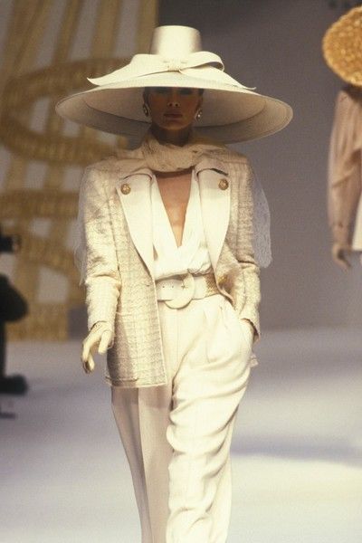 Belgian Fashion, 1980’s Fashion, 90s Runway Fashion, Couture Hats, Runway Fashion Couture, 1990s Fashion, French Fashion Designers, Sanya, Princesa Diana