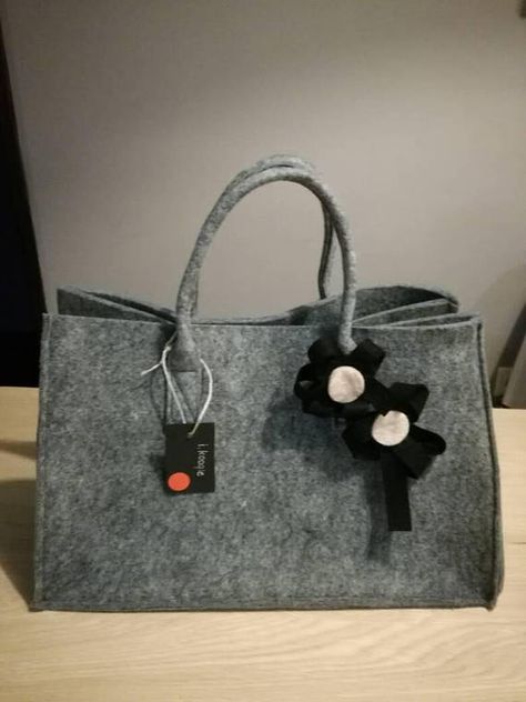 Grey felt bag, Unique piece, decorated with felt decoration that can be wore separately, as a brooch. Felt Tote Bag, Felt Tote, Felted Handbags, Custom Tote Bags, Patchwork Bags, Felt Bag, Denim Bag, Book Bag, Custom Bags