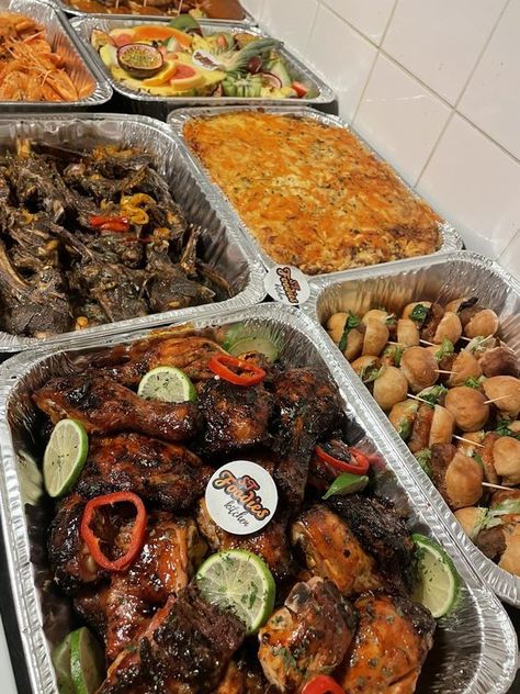 #follow #foodie #food #dinner #lunch #lifestyle #yummy #blogging #blogger #blog Pepper Prawns, Chicken Fried Chicken, Wedding Buffet Food, Amazing Food Platters, Big Family Meals, Homemade Comfort Food, Party Food Buffet, Catering Ideas Food, Party Food Platters