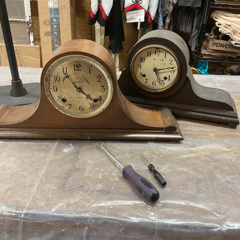 What To Do With Old Clocks Ideas, Clock Faces Ideas, Old Clock Reuse Ideas, Repurpose Clocks Diy Projects, Mantel Clocks Ideas, Mantle Clock Repurposed, Repurposed Clocks Ideas, Clock Shadow Box Ideas, Vintage Table Clock