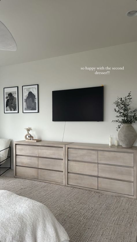 Tv Dresser Decor Bedroom, Modern Bedroom White Walls, Apartment Bedroom King Bed, Costal Modern Interior Design, Apartment Room Inspiration, Getting Ready Room Ideas, Married Bedroom Ideas, Married Bedroom, Apartment Decorating Bedroom