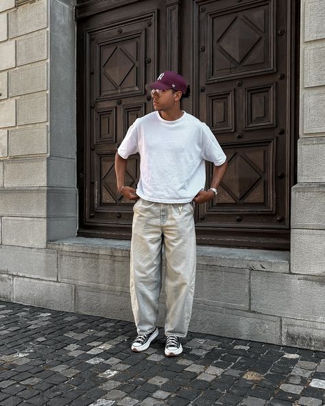 baggy jeans with cropped tees >> would you wear ? Outfit details: Cap: @47 Shirt: @asos_man Jeans: @evenandodd_official Shoes: @converse . #outfitinspo #outfitinspiration #cozystreetstyle #snobshots #simplefits #nclgallery #pauseshots #verbandbotanischergarten #classyvision #backtominimal #minimalism #lessiswore #minimalhouse1 #allstreetwear #303unknOwn #ootd #set 14 #inweekday #FitsonPoint #csthelabel Cropped Tee Outfit Men, Cropped Tees, Official Shoes, Baggy Jeans Outfit, Bro Code, Jeans Outfit Men, Asos Men, Outfits Baggy, Shoes Converse