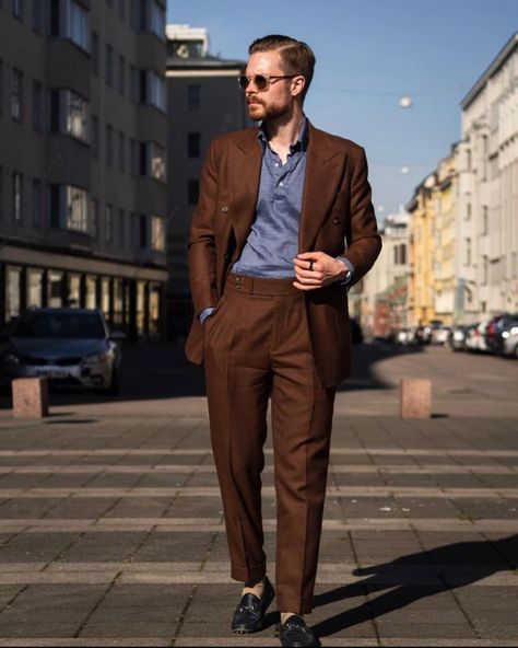 Brown Suit Men, Pretty Suits, Dark Brown Suit, Brown Suits For Men, Linen Suit Men, Mens Linen Suit, Social Style, Sunday Ootd, Mens Fits