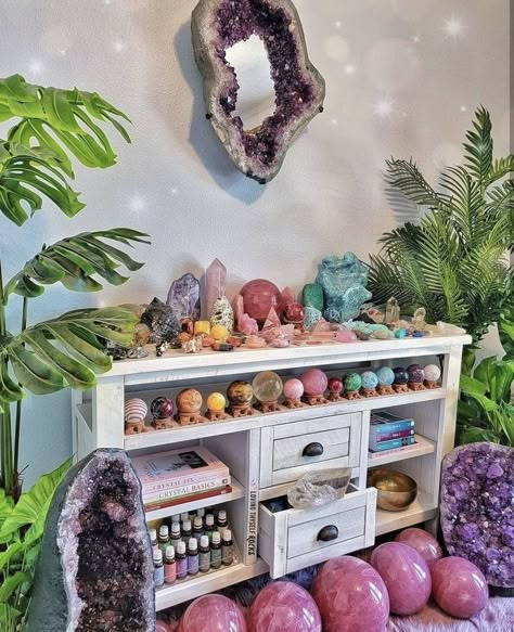 Gemstone Furniture, Crystal Display Ideas, Crystal Collection Display, Spiritual Room, Crystal Room Decor, Witch Room, Meditation Room Decor, Crystal Room, Crystal Altar