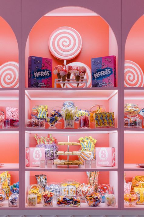 VINTAGE CANDY SHOPPE BABY SHOWER — Las Vegas Wedding Planner Andrea Eppolito Candy Shop Plan Architecture, Luxury Candy Store, Vintage Candy Display, Candy Shop Theme Party, Candy Shop Decor, Candy Shop Decorations, Candy Wall Display, Candy Shop Interior Design, Candy Shop Ideas