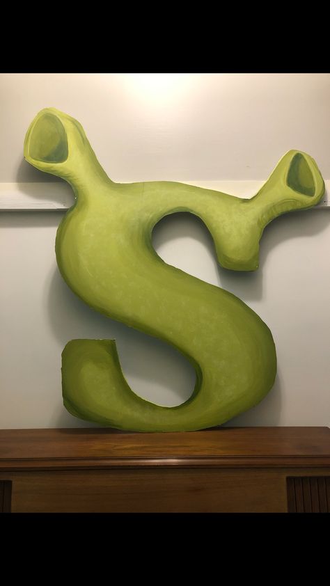 Shrek Hallway Decorations, Shrek Homecoming Float, Shrek Themed Trunk Or Treat, Shrek Photo Booth, Shrek Christmas Decorations, Shrek Table Decor, Shrek Gifts Diy, Shrek Poster, Diy Shrek Decorations