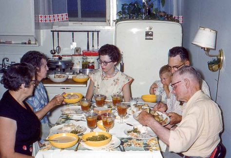 Portuguese Kale Soup, Orange Olive Oil Cake, Baby Buns, 1950s Photos, Bread Soup, Portuguese Desserts, Vintage Blog, Portuguese Recipes, Meatloaf Recipes