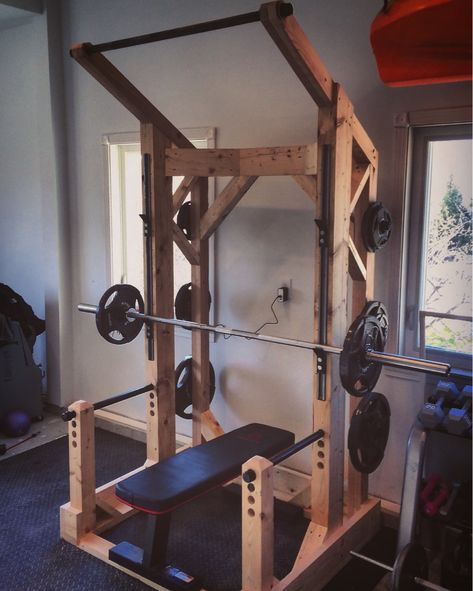 Big project I just finished, made strictly from recycled wood around the shop Home Made Gym, Diy Gym Equipment, Garage Mudroom, Home Gym Garage, Diy Home Gym, Basement Gym, Diy Gym, Diy Workout, Gym Room At Home