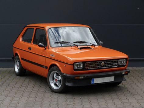 For Sale: FIAT 127 Sport (1979) offered for £14,611 147 Fiat, Fiat 1, Fiat 147, Car Chase, Fiat 128, Fiat 126, Auto Vintage, Fiat Cars, Fiat Models