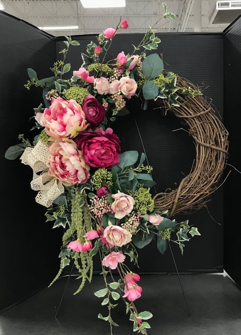 Wreath Decorating Ideas, Kaktus Dan Sukulen, Dekoratívne Vence, Diy Spring Wreath, Door Wreaths Diy, Christmas Decorations Wreaths, Spring Door Wreaths, Seasonal Wreaths, Deco Floral