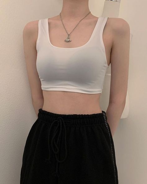 Black Crop Tee, Korean Girl Fashion, Cute Comfy Outfits, Ulzzang Fashion, Kpop Fashion Outfits, Kpop Fashion, Outfits Casuales, Outfits Aesthetic, Cute Casual Outfits