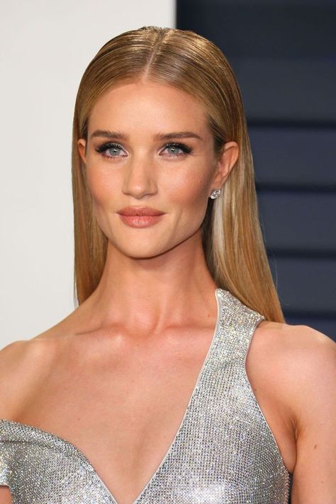 Oscars 2019 Hair And Makeup -sleek. #longhair #celebstyle #redcarpet #oscars2019 Sleek Back Hair, Oscar Hairstyles, Epic Hair, Formal Hairstyles For Long Hair, Red Carpet Hair, Slicked Back Hair, Glam Hair, Sleek Hairstyles, Celebrity Beauty