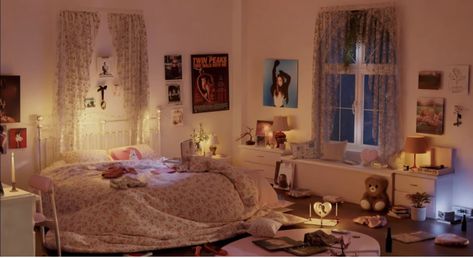 delude magazine Room Of One's Own, Girly Room, Pretty Room, Dreamy Room, Dream Room Inspiration, Room Makeover Bedroom, House Room, Cozy Room, Room Inspiration Bedroom