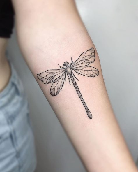 Dragonfly Tattoo Ideas, Dragonfly Tattoo Design, Female Body Art, Insect Tattoo, Mommy Tattoos, Tattoo Ideas For Women, Detailed Tattoo, Dragonfly Tattoo, Flying Insects