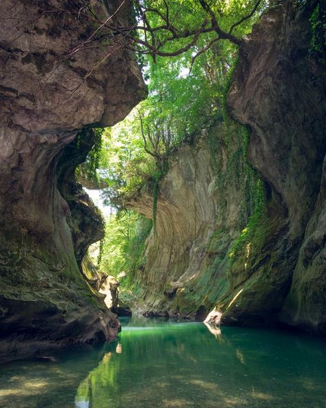 Relaxing Photography, Georgia Photography, Photography Kit, Adventure Bucket List, National Photography, Lake Landscape, Beautiful Places To Visit, Photography Nature, A Rock